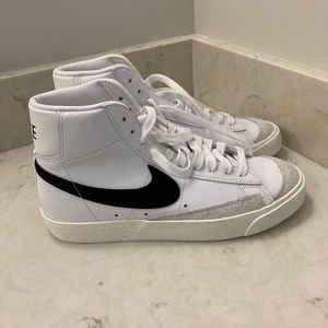 Women's Nike Blazer '77